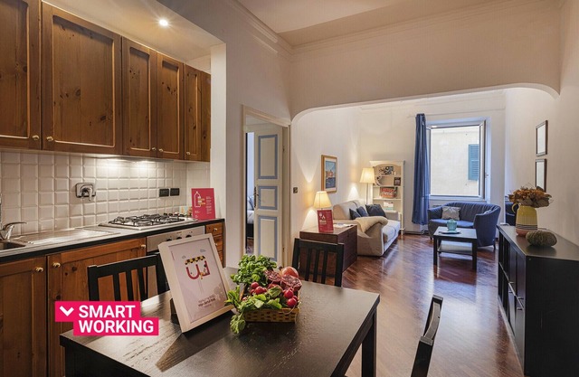 Santa Chiara Apartment