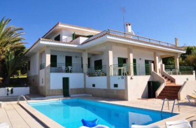 Santa Ponca: Villa with swimming pool in calm zone in front of the sea