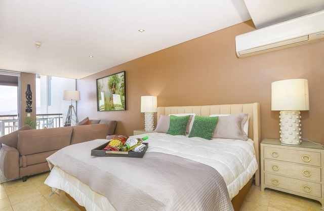 Santai Sands - Sea and Mountain Views!