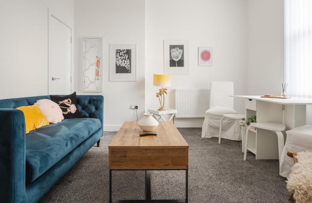 Santiago 10 - Sleeps 10, Free Wifi & Parking