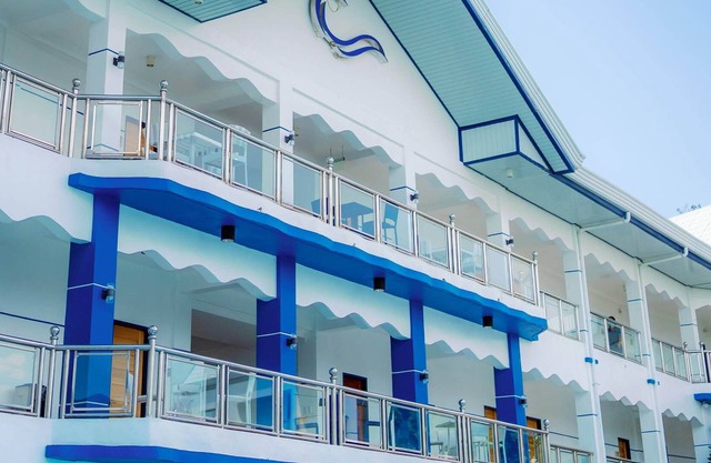 Santiago Cove Hotel and Restaurant