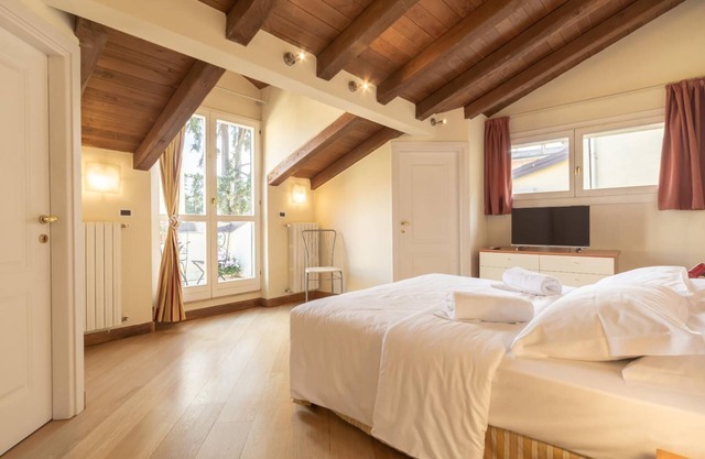Santo Stefano Apartments Attic with Terrace