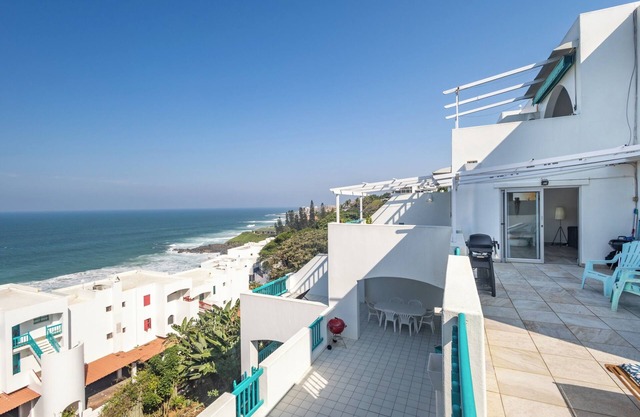 Santorini Ballito | 180º Sea Views, Braai and Pool
