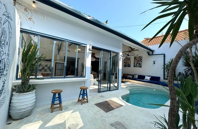 Santorini Style 2BR Pool Villa 5 Mins to Finns