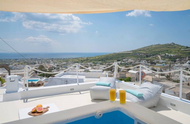 Santorini-treasures Rosemary villa traditional