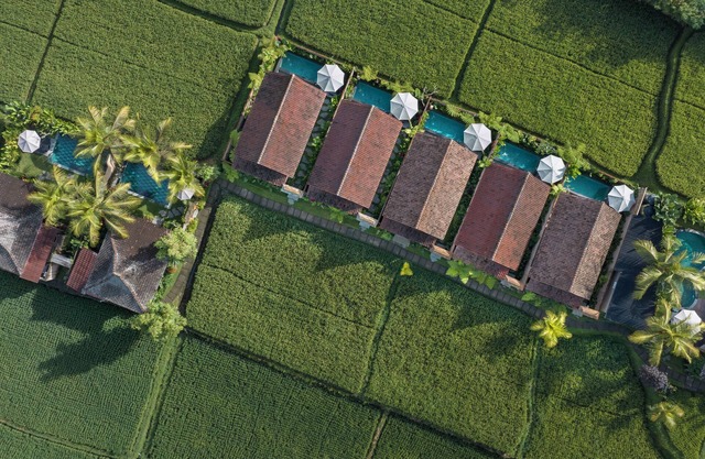 Santris Villa by Pramana Villas