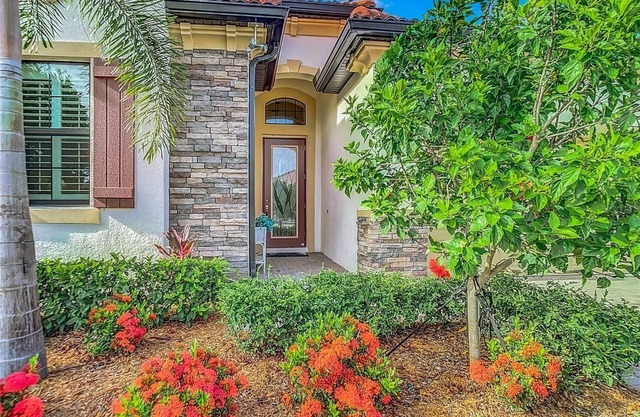 Sarasota National - 3 bed 3 bath w/den