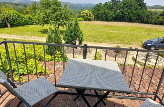 Sarlat 10 minutes from Stunning views in French countryside