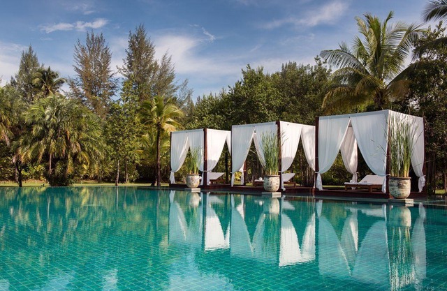 Sarojin Suite - One Bedroom Resort, Sleeps 4