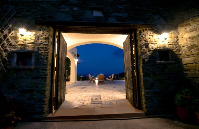 Saronic Citadel Villa castle: A dream villa tower in Salamina with pool