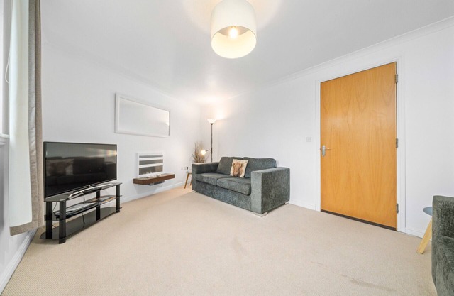 Saughton Suite with views of Water of Leith