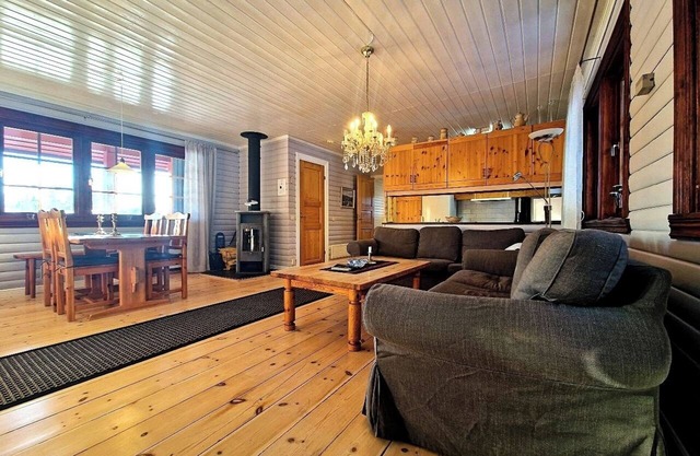 Sauna | Engine heater | Pets allowed | Stove