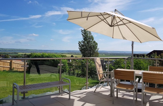 Saunton Views - Detached house with elevated sea and estuary views.