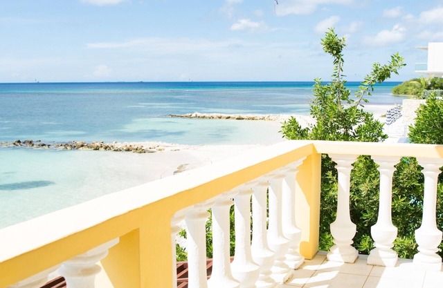 Savaneta Beachfront + Private pool Savaneta