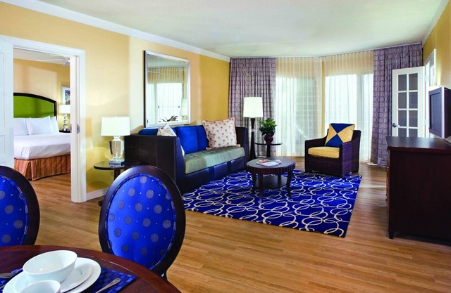 Save $100/night at Beautiful Hilton Resort-close to Disney and SeaWorld
