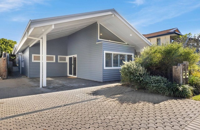 Sawtell Beach Shack 1