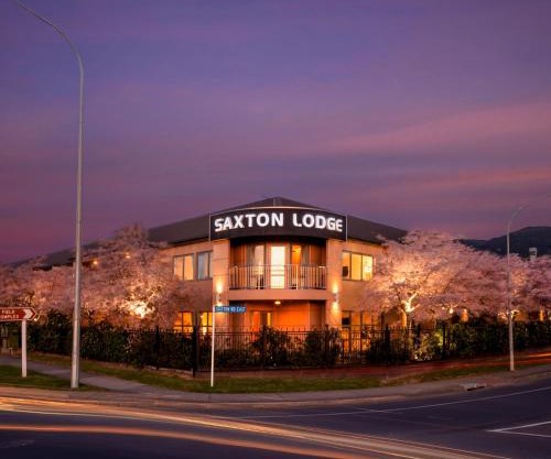 Saxton Lodge