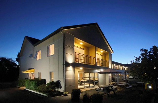 Saxton Lodge