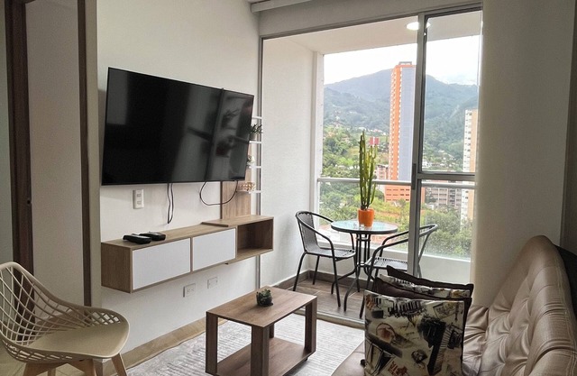 SB1326. Apartment Sabaneta, central, beautiful view of the mountains and the city