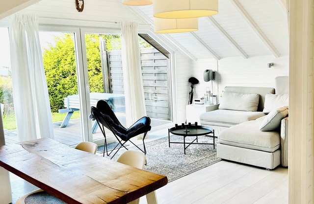 Scandi house with garden, hygge & slime view
