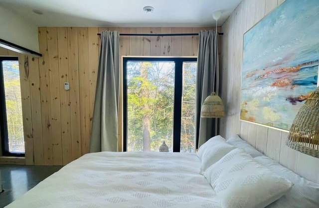 Scandinavian Chalet / Spa, Lake, Ski and Outdoor Activities