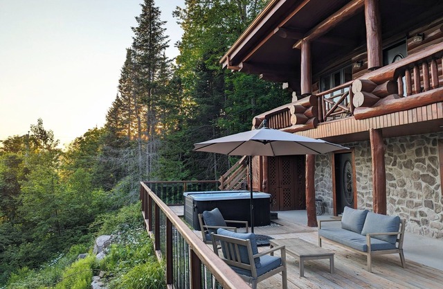 Scandinavian Log House – Golf, Spa & Sunny Summer Lake Getaway