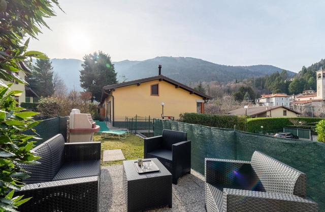 Scarlet Apartment with Garden by Wonderful Italy