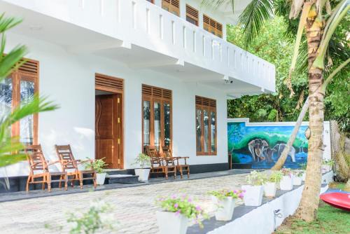 Scenery River Star Hotel
