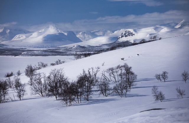 Scenic Arctic Retreat with Saana fell views & riverfront in Kilpisjärvi