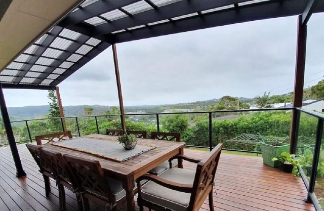 Scenic Beach House great view 5miniute walk to the beach