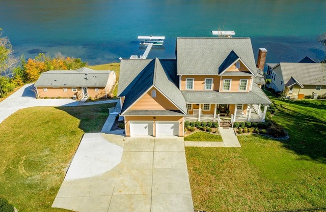 Scenic City Cove | Main Home + Guest home on the Tennessee River! | 7 Bed, 5.5 Bath
