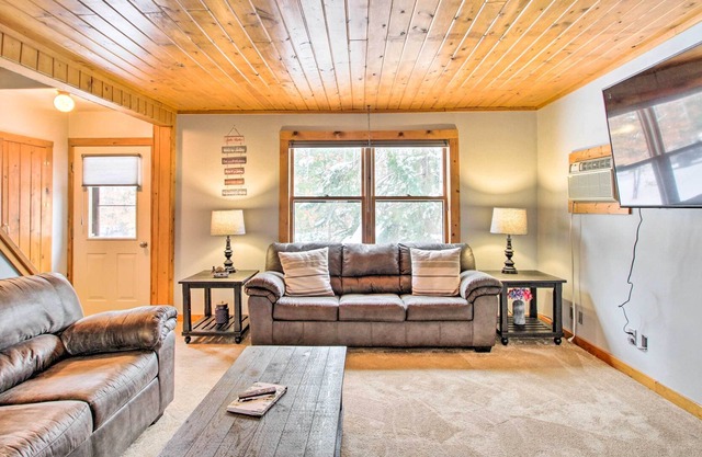 Scenic Cottage in the Woods - Near Leech Lake