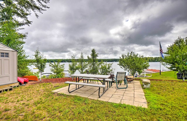 Scenic Little Ossipee Lake Retreat w/Grill!
