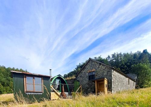 Scenic Pet Friendly Pod in Talybont Aberystwyth