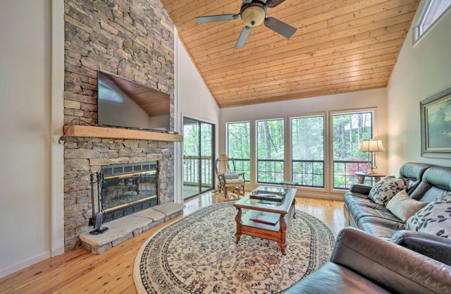 Scenic Sapphire Condo with Deck and Gas Grill!