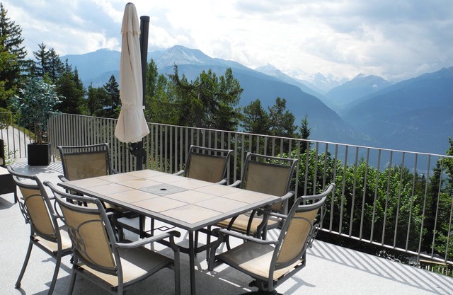 Scenic Sport Fit Chalet, very close to the slopes