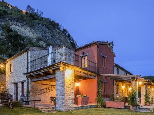 Scenic Stay in Le Marche