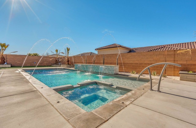 Scenic Sunvilla Monthly Home| Private Pool, Hot Tub, Basketball Court