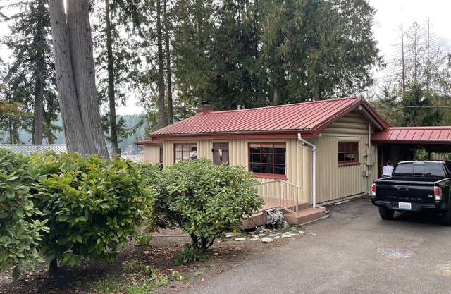 Scenic View Cabin Near Alderbrook Resort