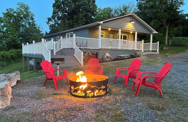Scenic views, Fire Pit, CozynClose to the Buffalo National RivernPet friendly