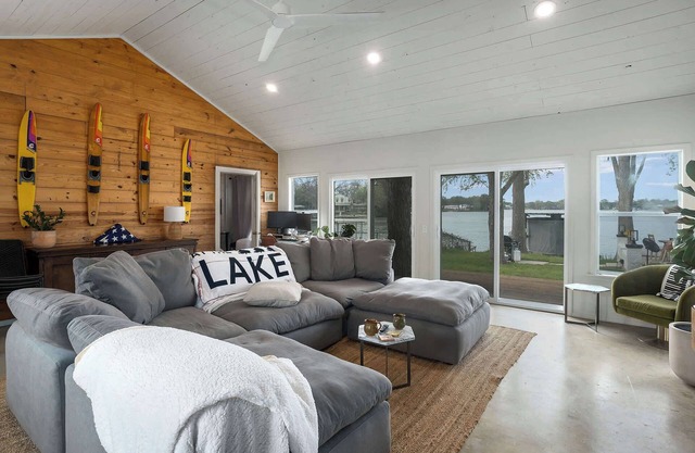 Scenic Waterfront | Pickleball Court | BBQ & Games