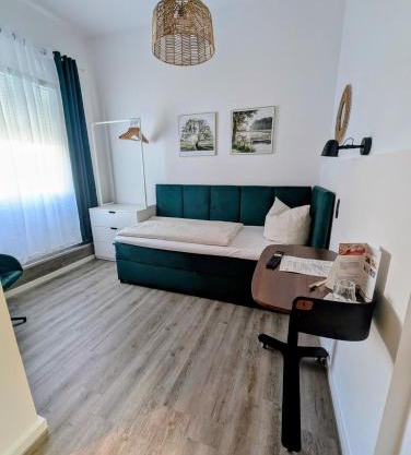 Schäfers Hotel, Self-Check-in, Cafe und Bäcker am Hotel