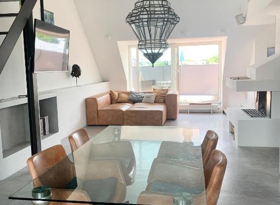 Schöne Dachgeschoss-Maisonette Wohnung