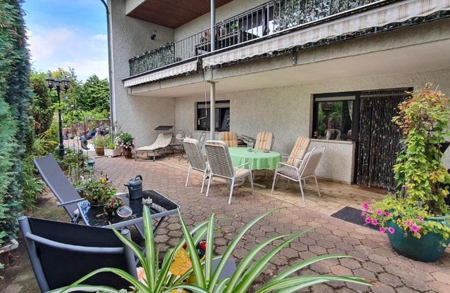 Schöne Ferienwohnung mit Terrasse und Garten