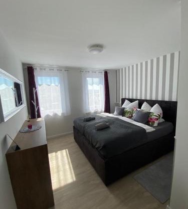 Schöne Ferienwohnung „Zum Glück Tropical“