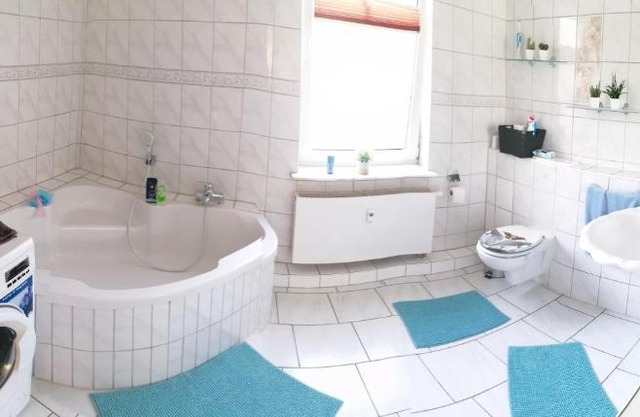 Schöne Große Wohnung, Terrasse, Kamin, Parkplatz, 2 Schlafzimmer