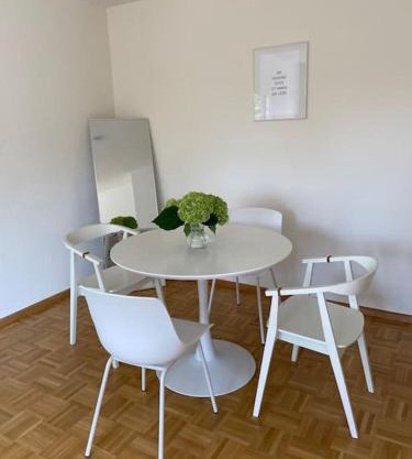SCHÖNE HELLE FERIENWOHNUNG
