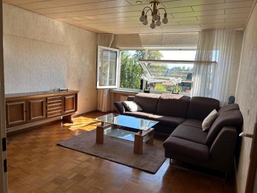 Schöne Monteur- Wohnungen teilweise mit Balkon oder Terrasse