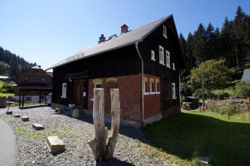 Schöne Wohnung in Klingenthal mit Garten, Grill und Terrasse