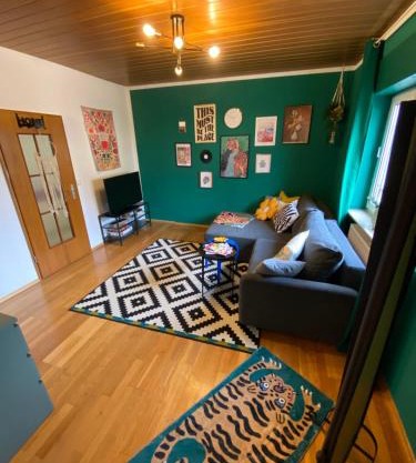 Schöne zentrale 2 Zimmer Wohnung